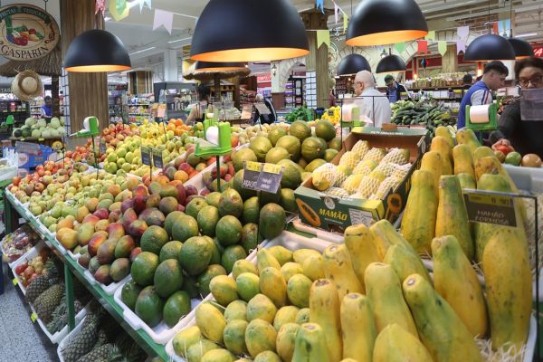 Imagem referente a notícia: Preços de alimentos e bebidas caem pelo 3º mês consecutivo no Paraná, aponta Ipardes