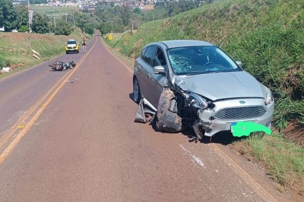 Colisão frontal deixa motociclista gravemente ferido em Toledo