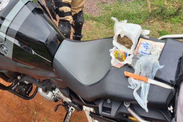 Polícia Militar fecha ponto de tráfico em Cascavel Velho e apreende drogas, dinheiro e balança de precisão