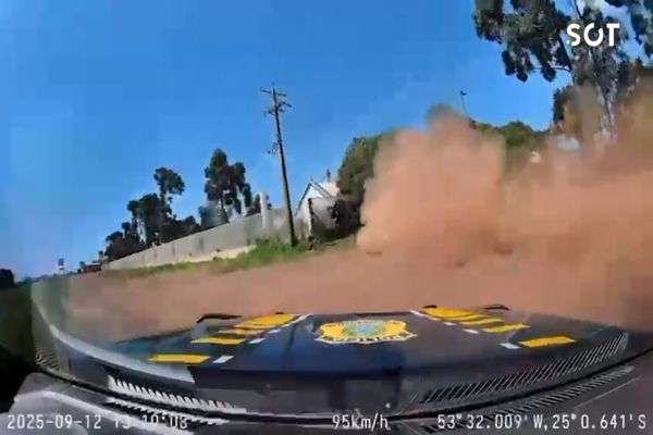 PRF apreende 200 kg de maconha em veículo após perseguição na BR-277 em Cascavel