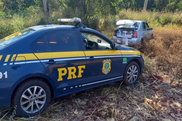 PRF apreende carga de cigarros contrabandeados após perseguição na BR-369