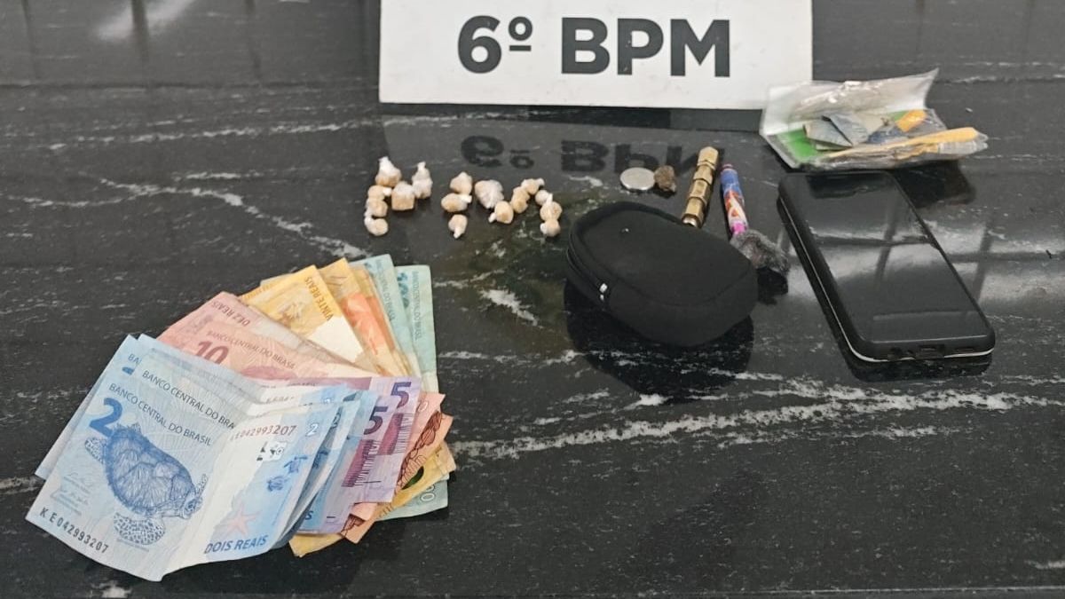Cavalaria da PM apreende crack e maconha em abordagem na Rua da Alegria, na região norte de Cascavel