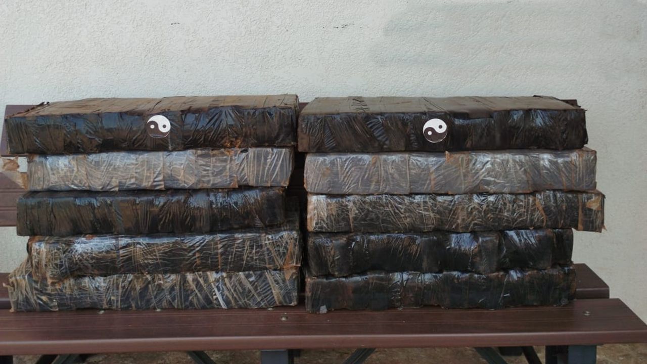 Fuga em estrada rural termina com apreensão de mais de 100 kg de maconha em Terra Roxa