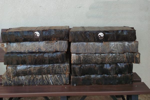 Fuga em estrada rural termina com apreensão de mais de 100 kg de maconha em Terra Roxa