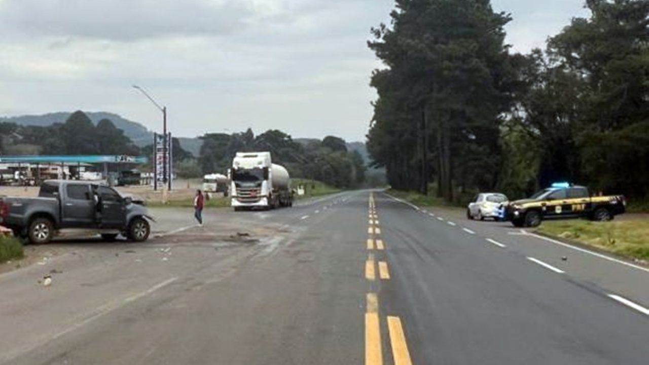 Colisão entre Hilux e Renegade deixa uma pessoa morta e feridos na BR-153 no Paraná