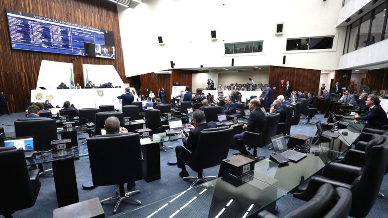 Projeto que reduz em 45% o IPVA no Paraná é aprovado em redação final e segue para sanção governamental