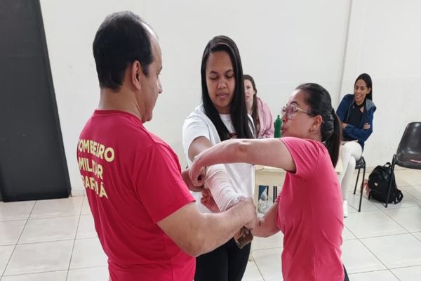 Professores da Educação Infantil de Corbélia participam de formação em Primeiros Socorros