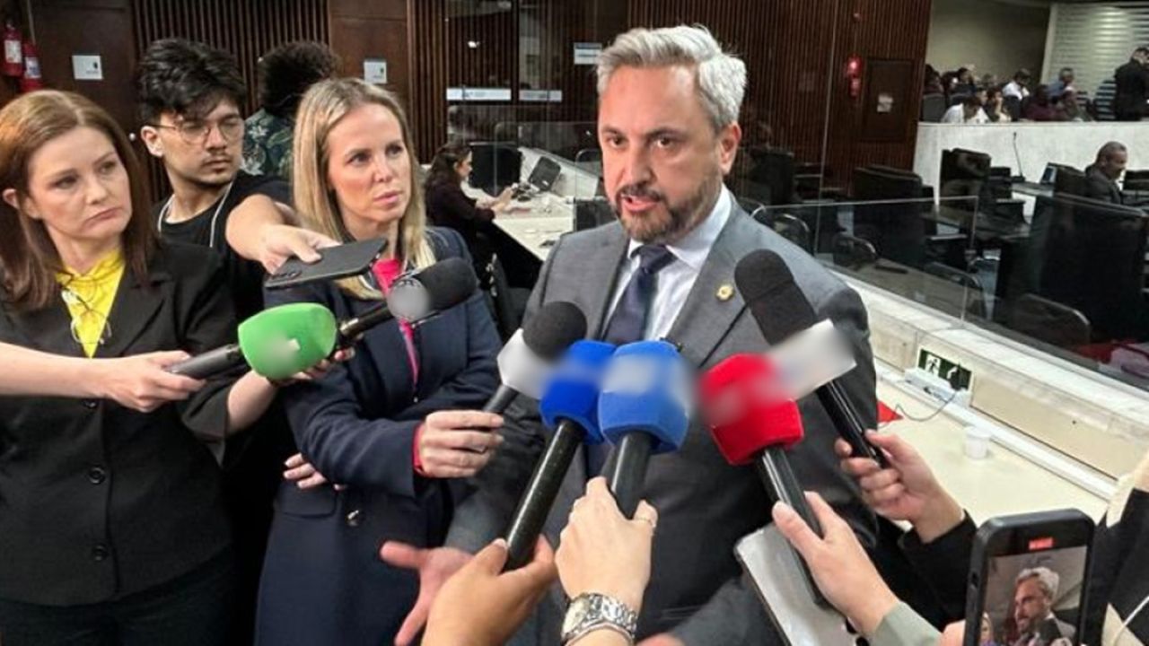 Deputado Fabio Oliveira (Podemos) protocola requerimento após denúncia sobre pedágio