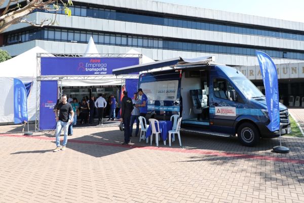 Imagem referente a notícia: Primeira Feira Emprega Transporte movimenta Cascavel com mais de 150 vagas de trabalho