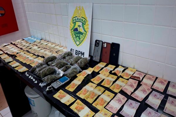 Traficante tenta fugir, pula em rio e acaba preso em operação da PM no Bairro Santa Felicidade