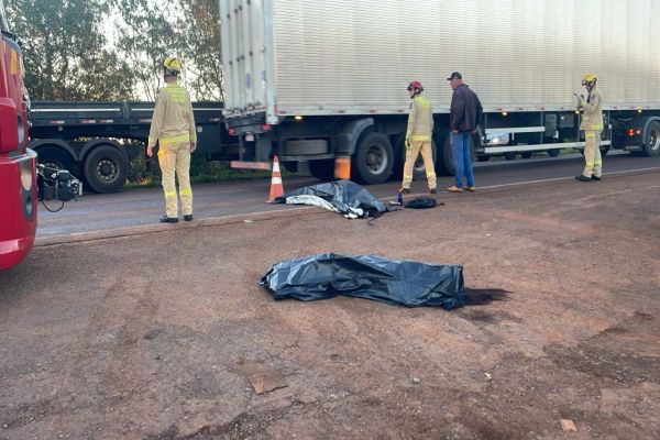 Imagem referente a notícia: Duas adolescentes morrem após serem atropeladas por automóvel na BR-369 em Cascavel