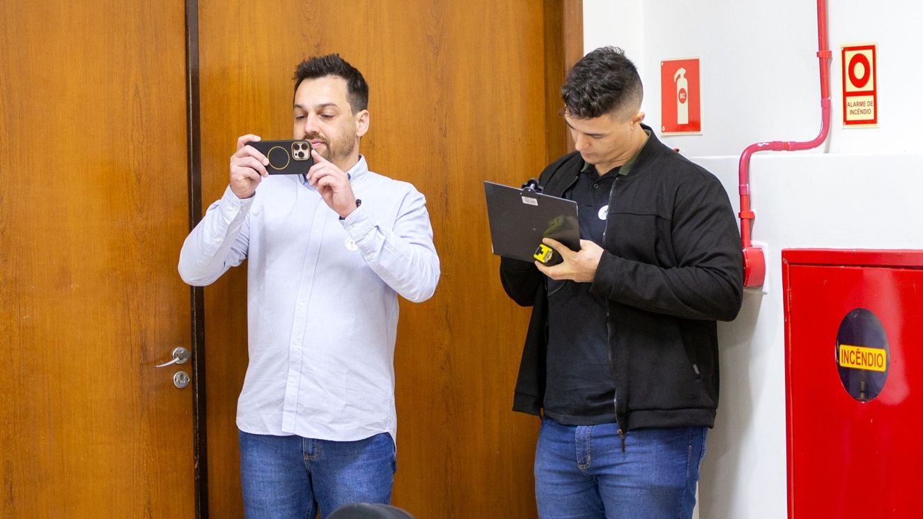 Engenheiros da Unioeste fazem visita técnica para planejar reformas no prédio da Câmara de Cascavel