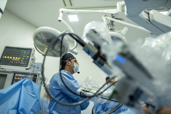 Imagem referente a notícia: Paraná é palco da telecirurgia de maior distância do mundo; Unioeste deve incorporar tecnologia