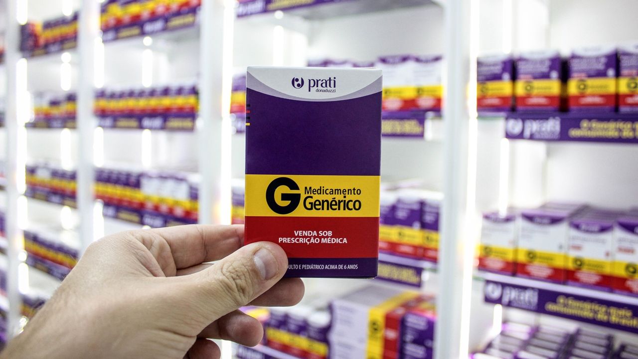 Farmacêutica do Paraná movimenta 7 bilhões de doses de medicamentos por ano no SUS