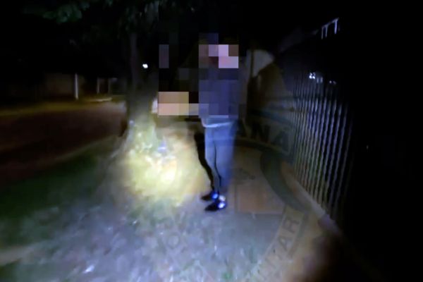 Veja momento em que caminhoneiro é preso por porte de cigarros após tentativa de fuga na BR-277 em Cascavel