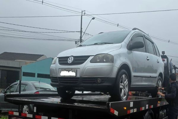 Advogado entrega carro usado em homicídio após descobrir alerta de furto em Cascavel
