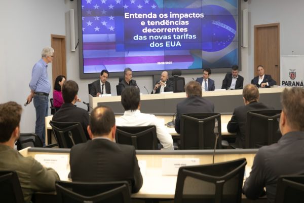 Fiep e Fazenda discutem novas medidas para socorrer indústrias afetadas pelo tarifaço