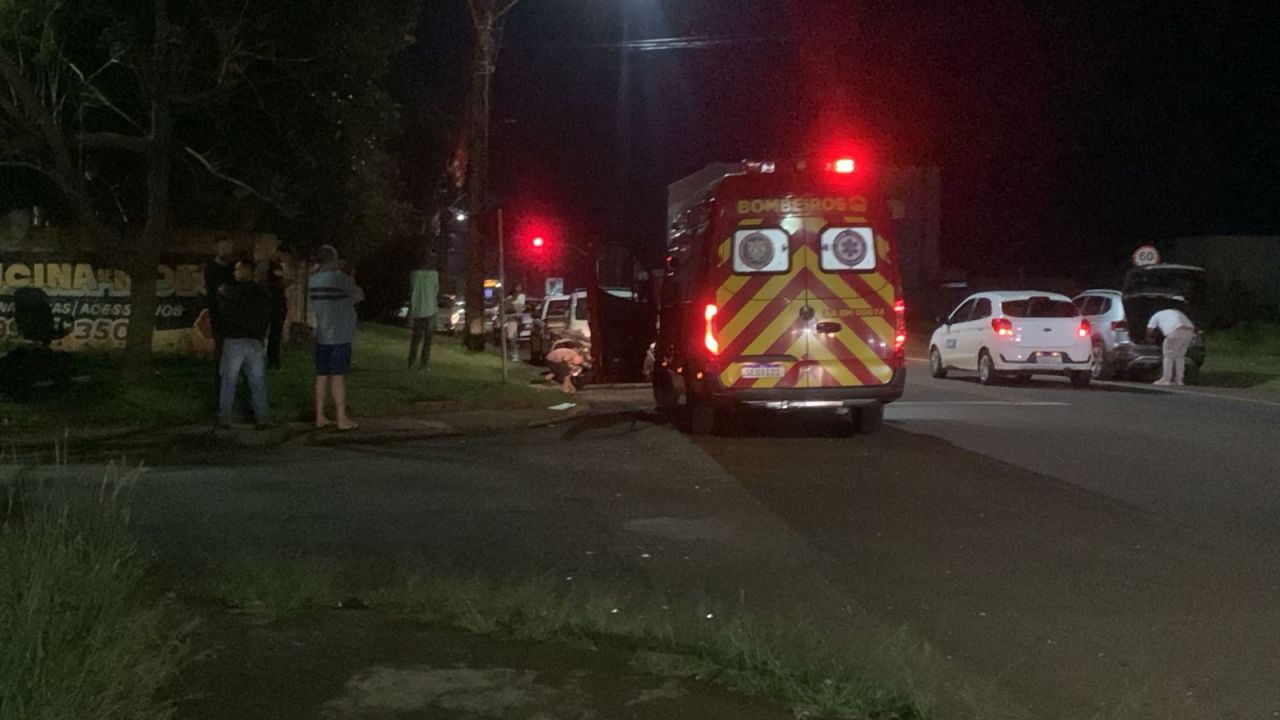 Motorista foge após acidente e deixa jovem ferido no Bairro Floresta, em Cascavel