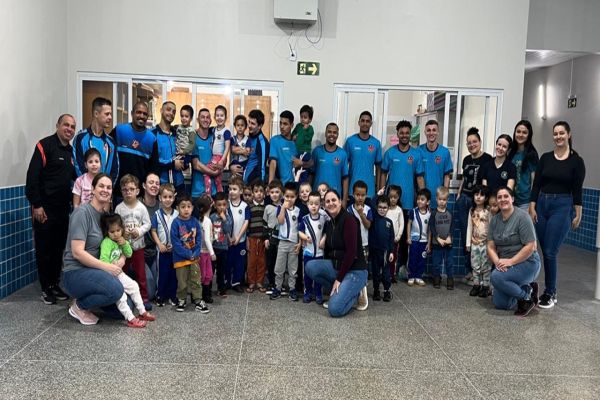 Infantil 3 do CMEI Gente Inocente de Itaipulândia descobre o valor das profissões em uma semana de vivências e aprendizados