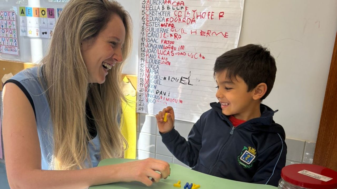 Concurso "Meu Mundo com Meu Professor" valoriza o papel do docente e estimula criatividade de alunos da Rede Municipal