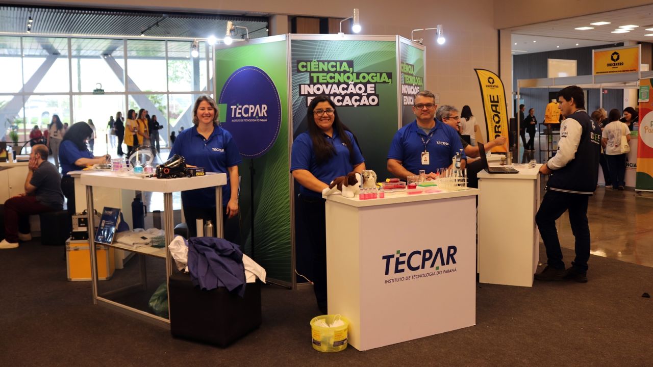 Com laboratório simulado, Tecpar apresenta trabalho a visitantes no Paraná Faz Ciência