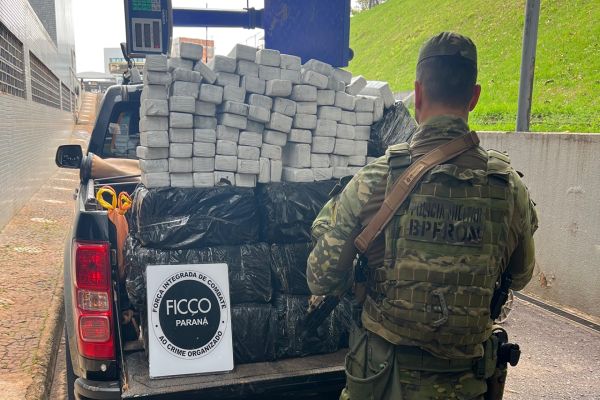 Mais de 300 kg de maconha são apreendidos em Foz do Iguaçu e homem acaba atrás das grades