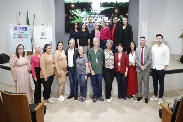 Imagem referente a notícia: Prefeitura de Cascavel lança aplicativo de serviços e moderniza atendimentos à população