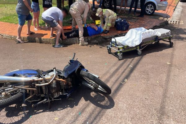 Motociclista fica ferido após colisão com automóvel no Bairro São Cristóvão em Cascavel