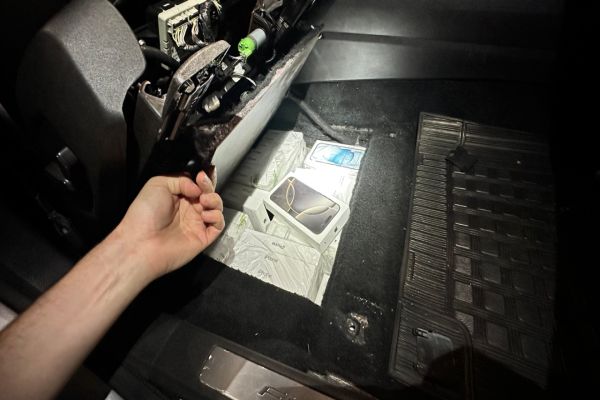 Receita Federal apreende cerca de R$ 600 mil em celulares na PR-585, em Toledo no oeste do Paraná