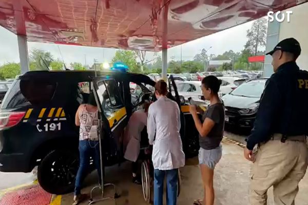 Policiais da PRF transformam tarde no hospital em momento de alegria e esperança para crianças internadas