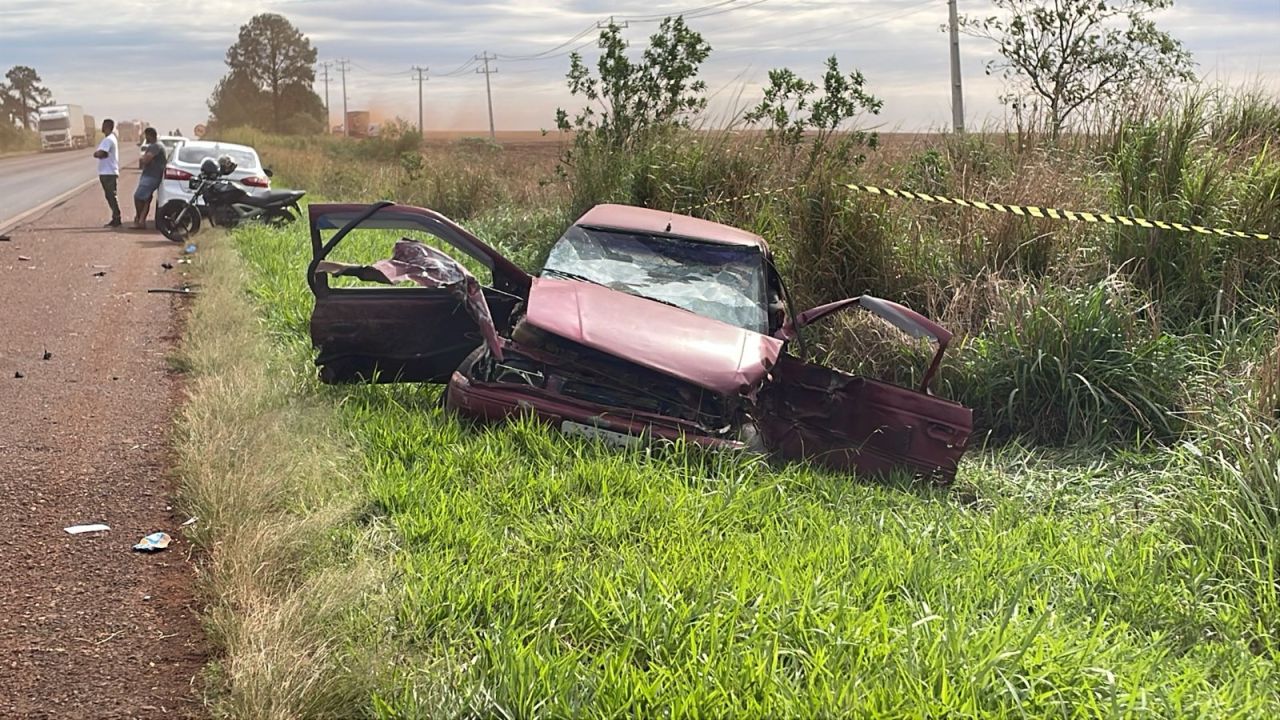 Colisão entre três veículos bloqueia BR-369 e deixa motorista ferido entre Cascavel e Corbélia