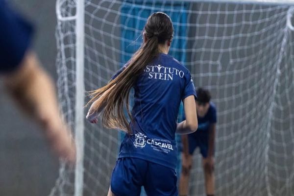 Dia das Crianças: Instituto Stein investe no futsal feminino como ferramenta de transformação social