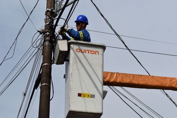 Copel avança na regularização de cabeamento de comunicação em Toledo, no Oeste