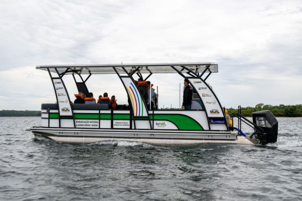 Itaipu e Itaipu Parquetec apresentam primeiro barco 100% movido a hidrogênio verde do Brasil