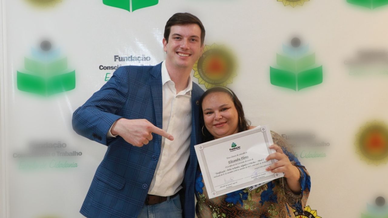 Curso de panificação para surdos forma 12 alunos em Cascavel