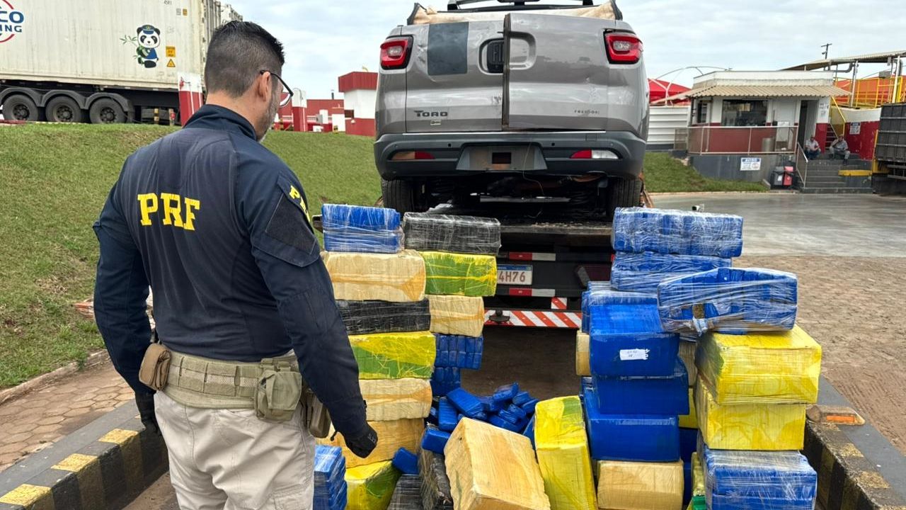 Fuga alucinante termina com apreensão de uma tonelada de maconha no interior do Paraná