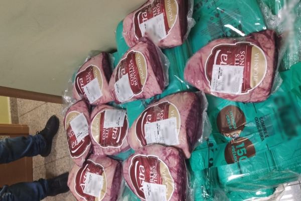Mulher é flagrada furtando nove peças de picanha em supermercado de Cascavel