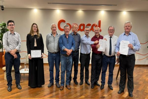 Imagem referente a notícia: Uopeccan firma convênio de R$ 1 milhão com a Copacol por meio do Programa Paraná Competitivo