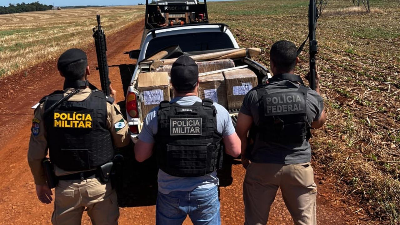 Ação conjunta flagra caminhonete carregada com cigarros eletrônicos no interior do Paraná