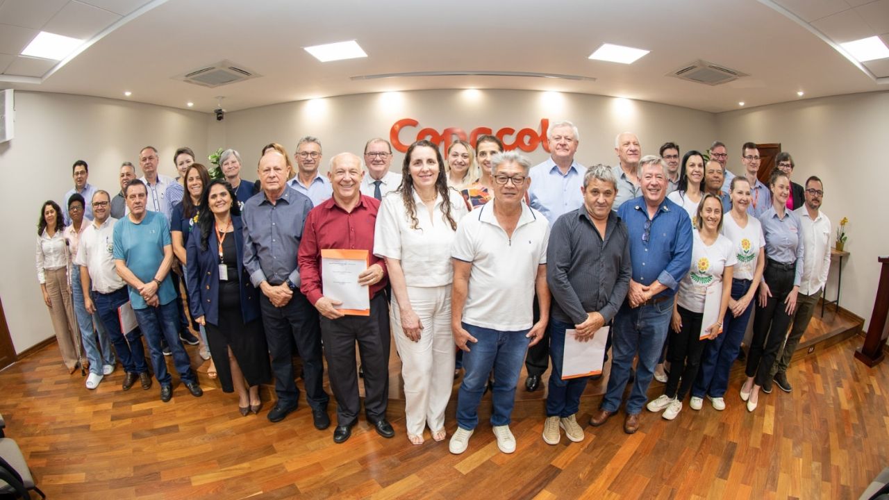 Copacol destina R$ 2,6 milhões para Apaes e hospitais da região