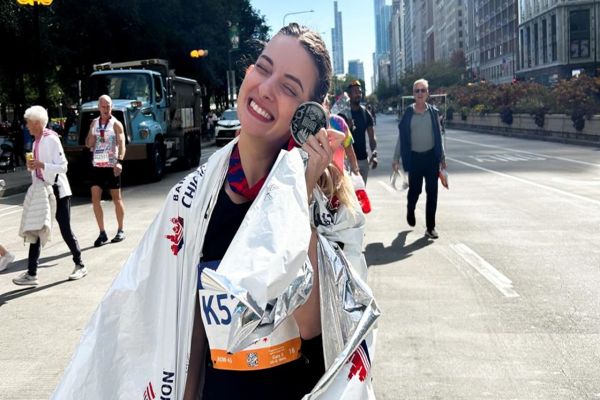 Imagem referente a notícia: Cascavelense Ana Flávia Celestino participa da Maratona de Chicago e representa o Brasil