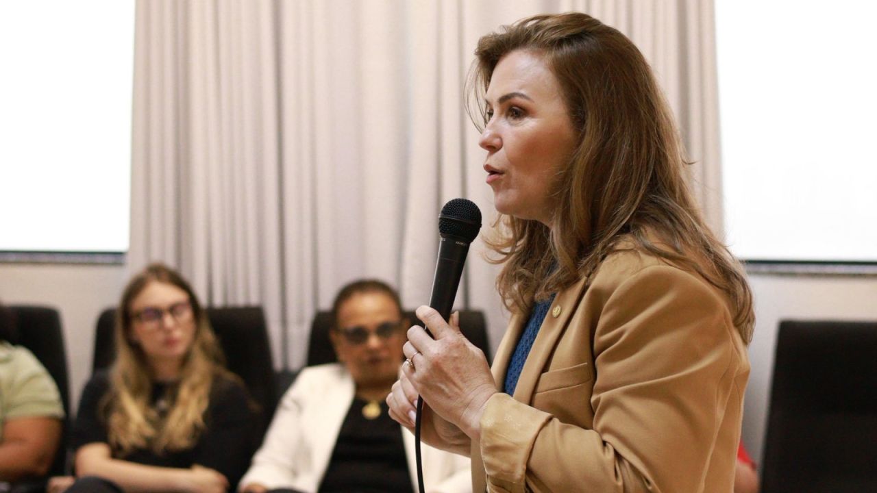 Cascavel recebe a secretária estadual Leandre Dal Ponte em agenda voltada à promoção da igualdade e justiça social