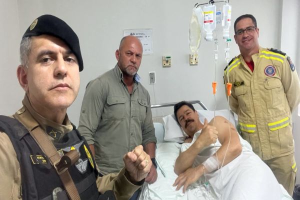 Imagem referente a notícia: 🔥 Herói em Chamas: Bombeiro ferido gravemente ao salvar mulher de incêndio se recupera bem em hospital de Cascavel