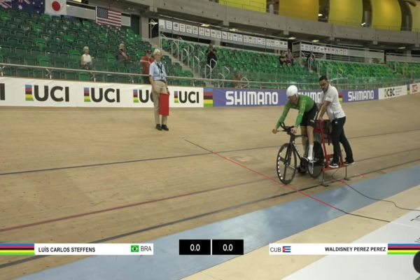 Steffens mantêm ritmo do Brasileiro e fica entre os 13 melhores do mundo