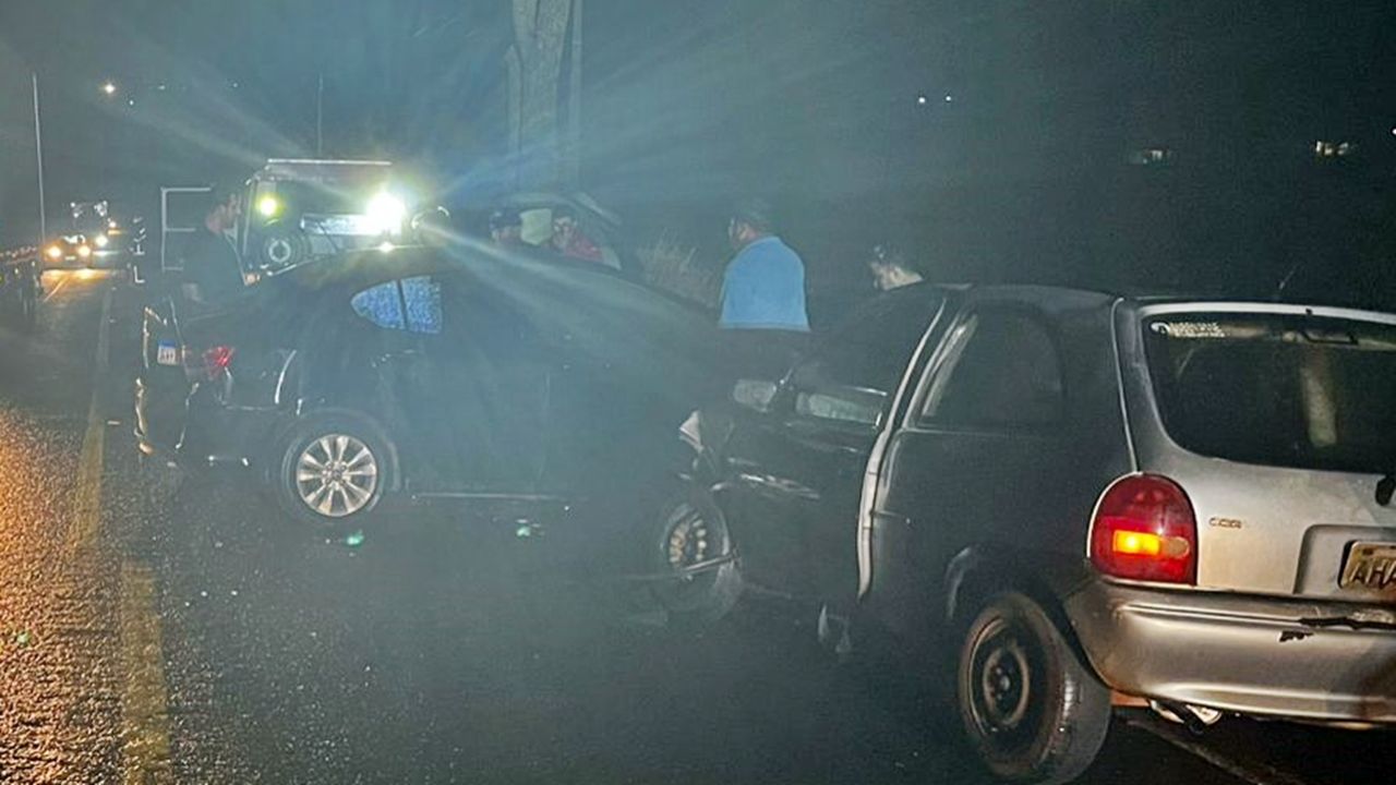 Seis veículos se envolveram em um acidente complexo na PR-364, entre Palotina e Terra Roxa
