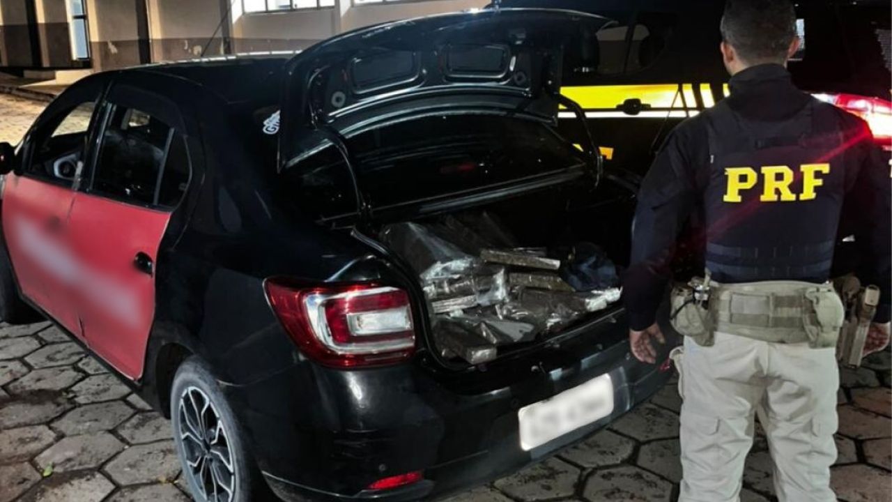 Polícia Rodoviária Federal apreende quase 100 kg de maconha na BR-277, em Santa Terezinha de Itaipu