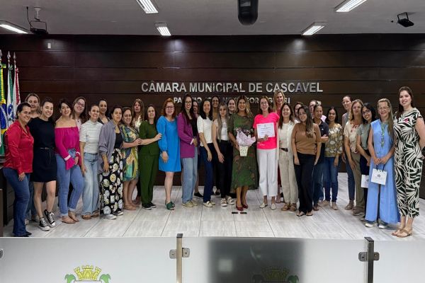 Outubro Rosa na Câmara destaca saúde integral da mulher e valoriza servidoras