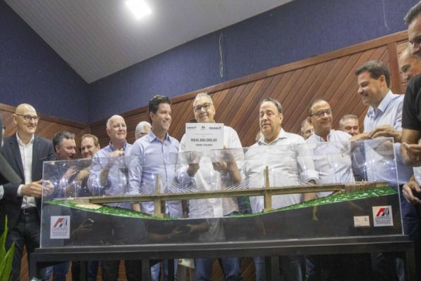 Imagem referente a notícia: Ponte estaiada de R$ 45 milhões promete revolucionar a mobilidade e o visual urbano de Toledo