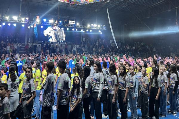 JOCORB’S: Explosão de emoção e união marca abertura histórica dos Jogos Abertos de Corbélia 2025