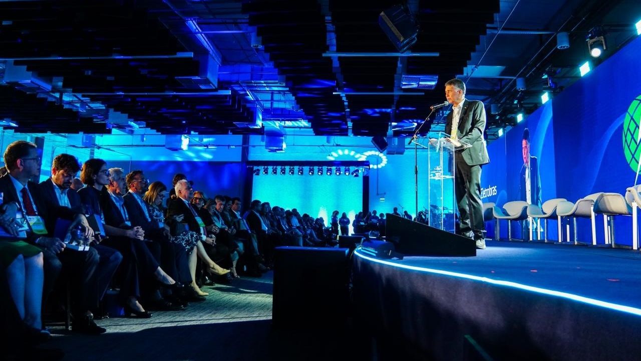 Itaipu recebe prêmio de destaque em seminário do Cigre-Brasil